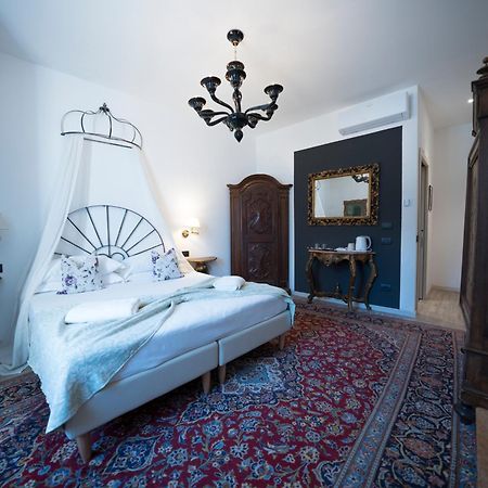 B&B La Loggia Del Castello Trente Buitenkant foto