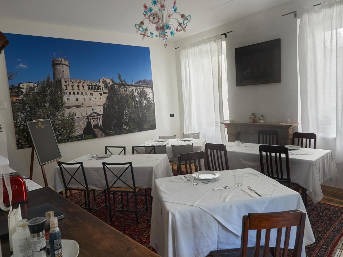 B&B La Loggia Del Castello Trente Buitenkant foto