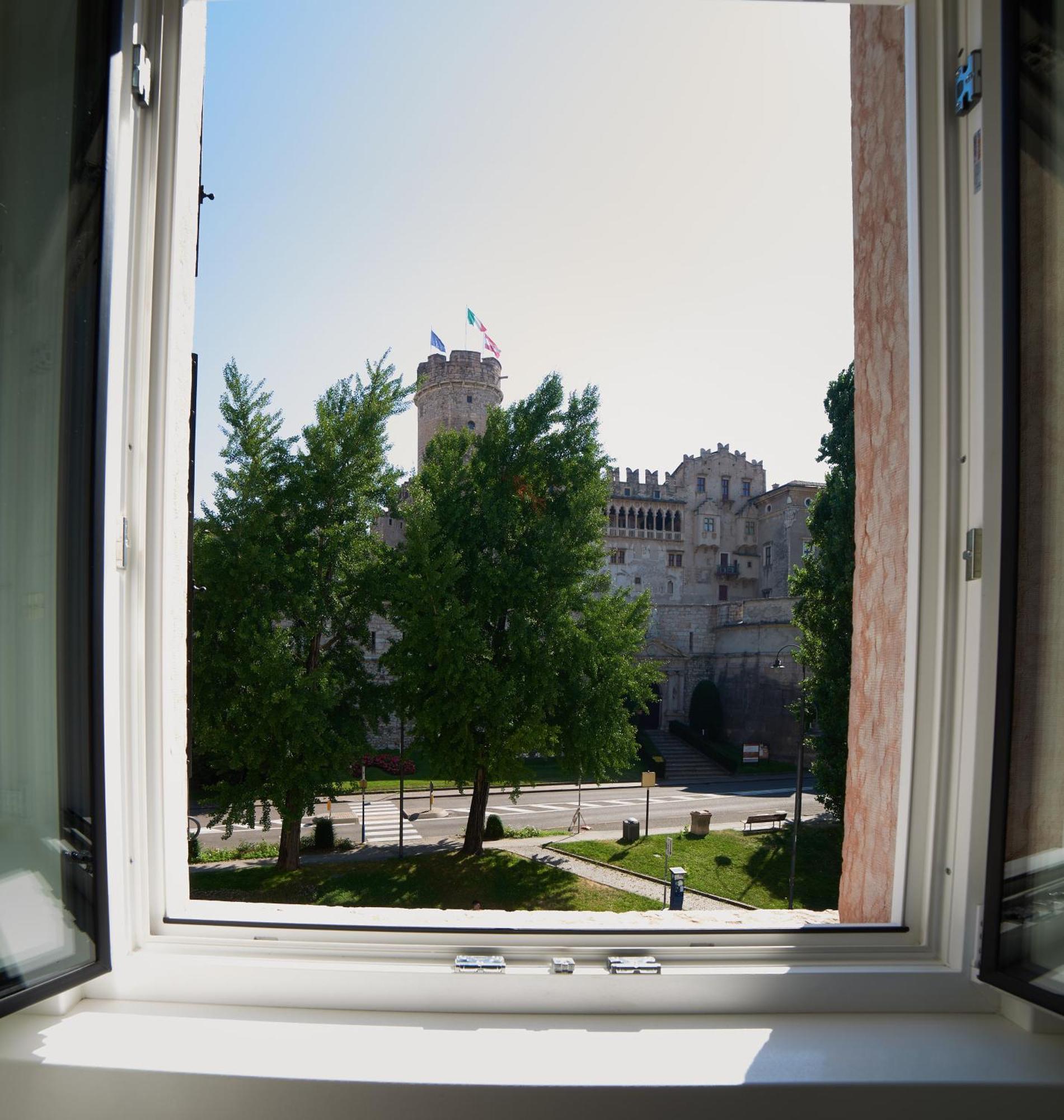 B&B La Loggia Del Castello Trente Buitenkant foto